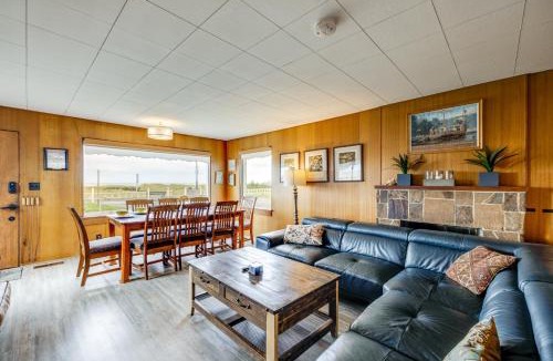 Seaside House | Beachfront Cottage on Seaside Promenade w/Hot Tub