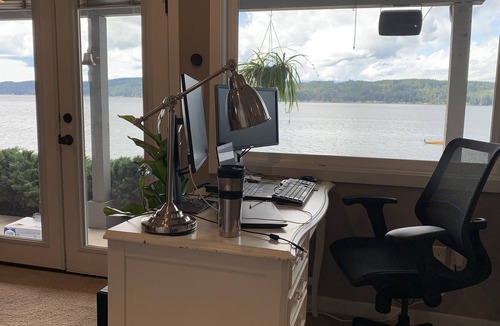 Belfair House | beachfront, private, water views from all rooms, high-end, 7mins to shops.