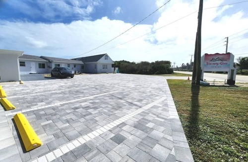 Melbourne Beach Apartment | Beachfront Studio w/Ocean Views & Pet-Friendly