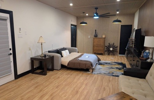Beamsville Hotel | Beamsville Modern Rustic Suites