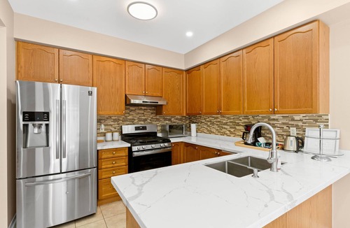 Mount Pleasant House | Beautiful and Spacious ~ 5 BR, 3.5 WR ~ Brampton