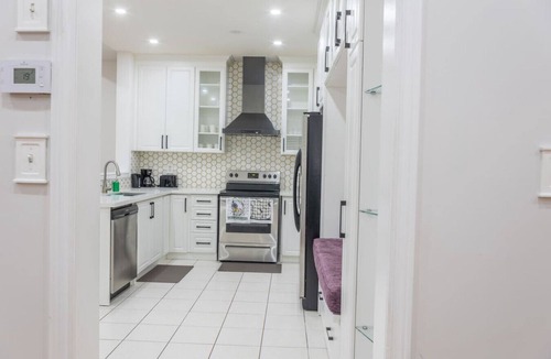 Mount Pleasant House | Beautiful Home in Central Local