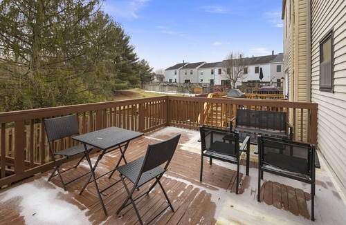 Potomac Falls House | Berkeley: Decked Patio & Near DC