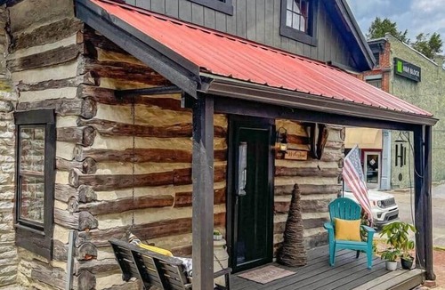 Augusta Cabin | Bertha's Cabin: Rustic Ohio River Retreat