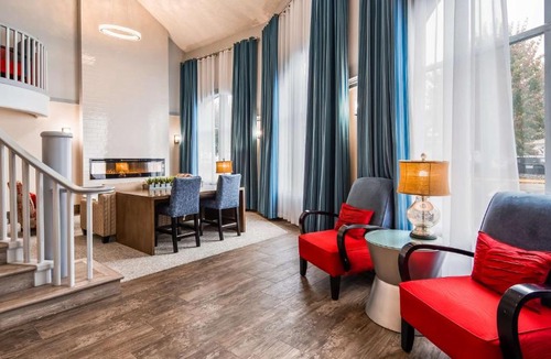 South Clearbrook Hotel | Best Western Plus Regency Inn and Conference Centre