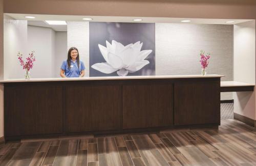 West Bloomington Hotel | Bloom Hotel