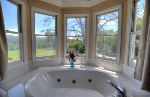 Sevierville Bed & Breakfast | Blue Mountain Mist Country Inn & Spa