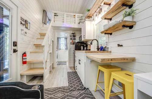 Old Fort Apartment | Blue Ridge Mountain Tiny Home: Escape to Nature!
