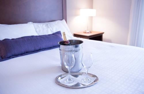 Manhattan Hotel | Bluemont Hotel