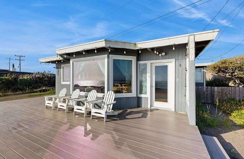 Bodega Bay House | Bodega Bay 2BR oceanfront cottage above Carmet Beach — dog friendly