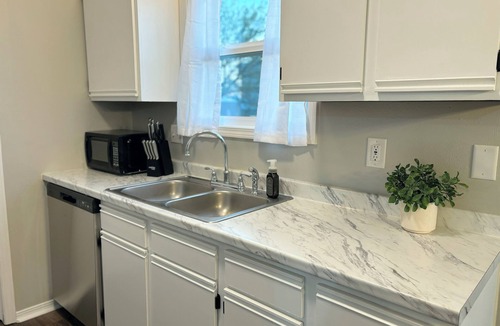 Wichita House | Boho Oasis – Spacious 3-Bedroom Stylish Retreat with Games & Coffee Bar