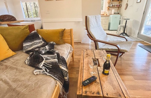 Sautee Nacoochee Cabin | Boho Tiny Cabin ♥︎ Romantic Getaway w/Luxurious 75” Soaking tub ♥︎ Forest Views