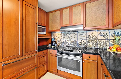 Honokowai Condo | Breathtaking Oceanfront/Beachfront Corner View Luxury on Kaanapali Beach 2B 2B