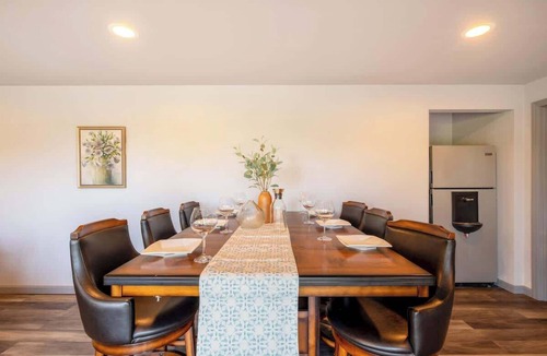 Newport Apartment | Bright 2BR Lower Unit | Relaxing Yard & Great Spot