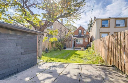 Oakwood Village House | Bright, beautiful & spacious smoke/pet free home