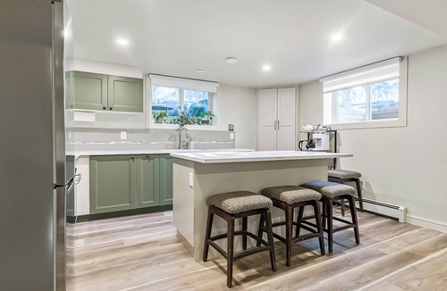 Haysboro Bed & Breakfast | Bright & Cozy Central Retreat