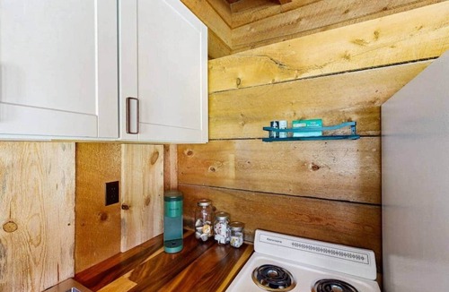 Sula House | BroadAxe Lodge, Big Horn (cabin 3)