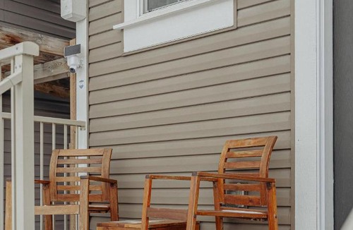 Auburn Bay House | Calgary Peaceful Home with Modern Office Near Hospital and YMCA