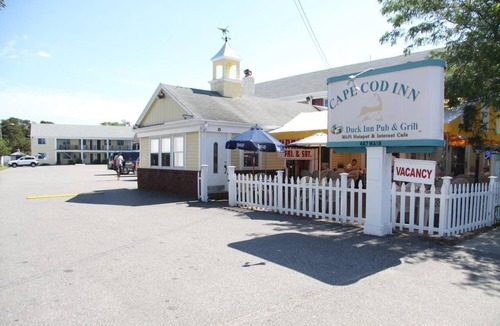 Main Street Hyannis Hotel | Cape Cod Inn