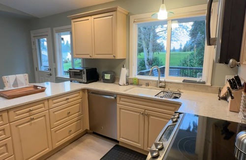 Langley House | Captains Quarters - 3 bdm, all new inside; on the golf course; walk to the beach
