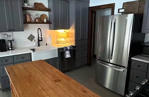 Cairo House | CasaBlanka Catskills Ski Mountain Home w/Hot Tub, Fireplace