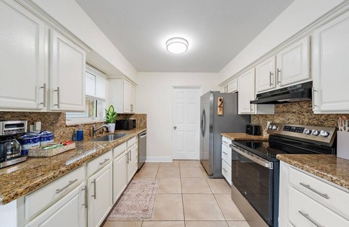 Jupiter House | Castaways, Riverfront Oasis Kayak And Paddleboard