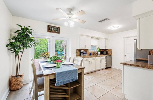 Jupiter House | Castaways, Riverfront Oasis Kayak And Paddleboard