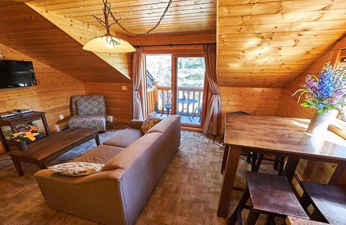 Castle Junction Cabin | Castle Mountain Chalets