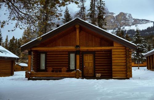 Castle Junction Cabin | Castle Mountain Chalets