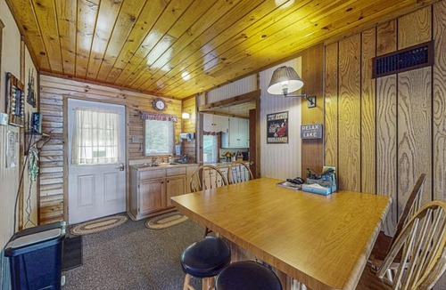 Eagle River House | Catfish Cottages