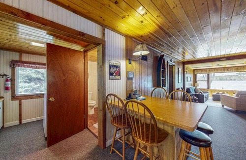 Eagle River House | Catfish Cottages
