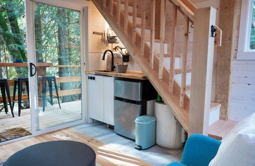 Regional District of Nanaimo Cabin | Cedar Forest Hideaway with Outdoor Shower & Hot Tub