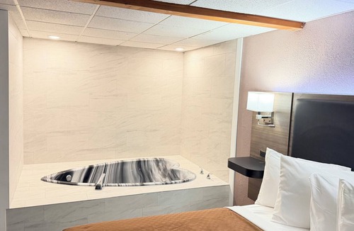 St Ignace Hotel | Cedar Hill Lodge