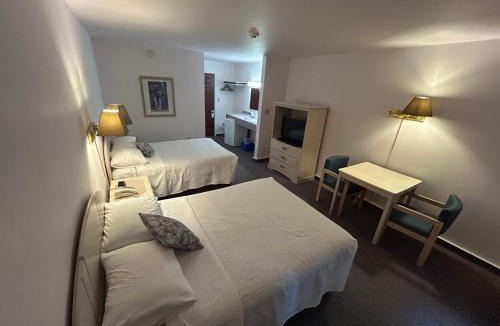 Sauble Beach Hotel | Centennial Motel
