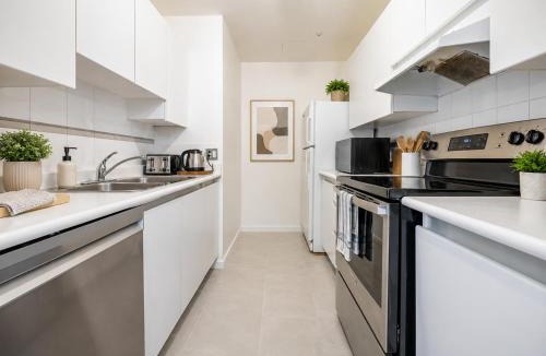 Crosstown Apartment | Central 2BR Stay Steps from Stadium, Shops and Restaurants