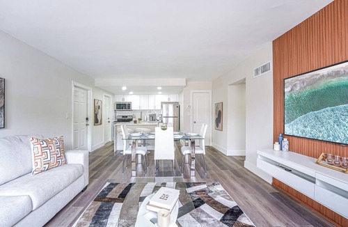 Boca Raton Condo | Central Boca Condo - 2 King Beds - Pool - Near FAU