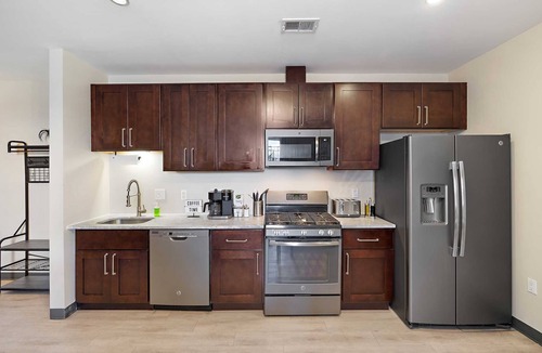 Eckington Apartment | Centrally located DC apartment-10 minutes from National Mall
