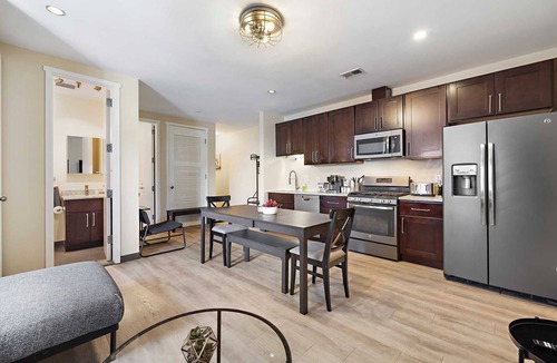 Eckington Apartment | Centrally located DC apartment-10 minutes from National Mall
