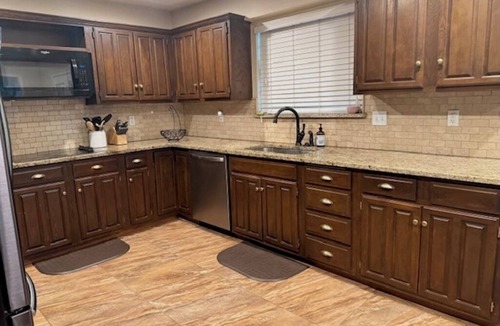 Broken Arrow House | Centrally Located with Backyard and parking