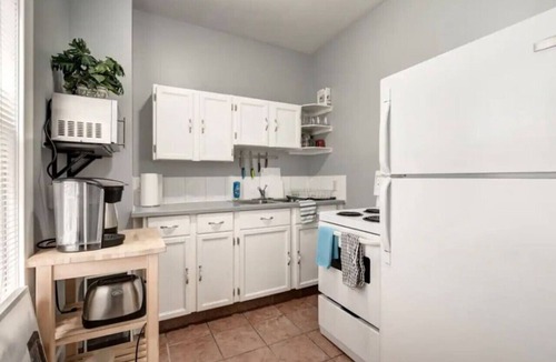 Bankview Apartment | "Ceruleans" 3BR Suite in Calgary