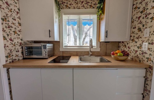 Cap-Saint-Ignace Ski Chalet | Chalet Studio #6 Waterfront with Spa, Fireplace & Wifi