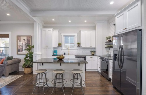 Dickson House | Charming 2-bedroom bungalow in downtown Dickson