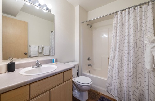 Covington Apartment | Charming 2BD/2BA Retreat in Covington – Your Perfect Getaway