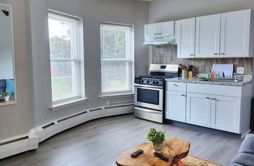 Memorial Square House | Charming 2BR Apartment Near Downtown Springfield