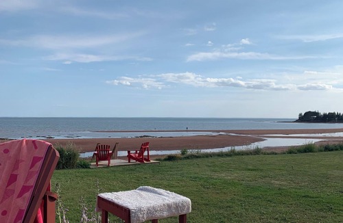 Fernwood Cottage | Charming 3-Bedroom Beachfront Cottage with stunning Confederation Bridge view