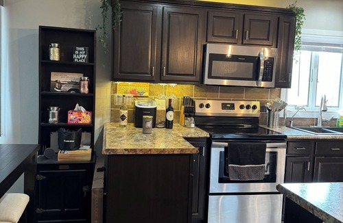 Fremont House | Charming 3-bedroom River/Lake Accessible House across from Clemins River Resort