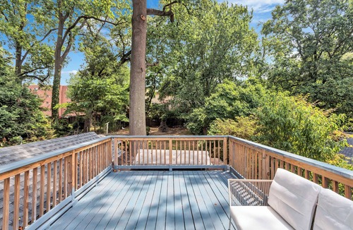Downtown House | Charming 4-bedroom house in downtown Silver Spring with AC, WiFi