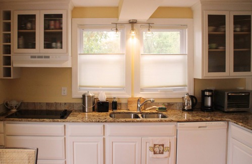 Cambridge House | Charming and Private with a Water view