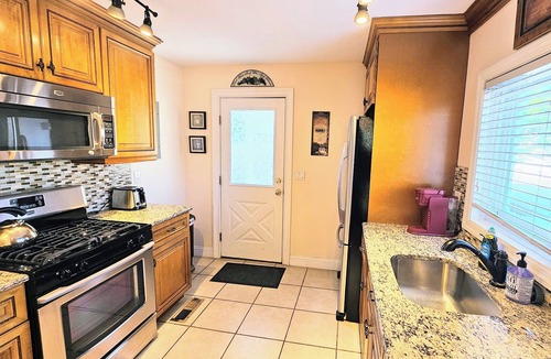 Greenwich House | Charming duplex with private yard. Close to the beach, dining & shopping!