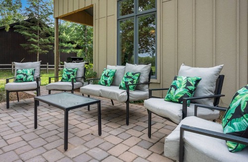 Breezy Point Cabin | Charming| Fire pit | Kayaks | Dogs OK